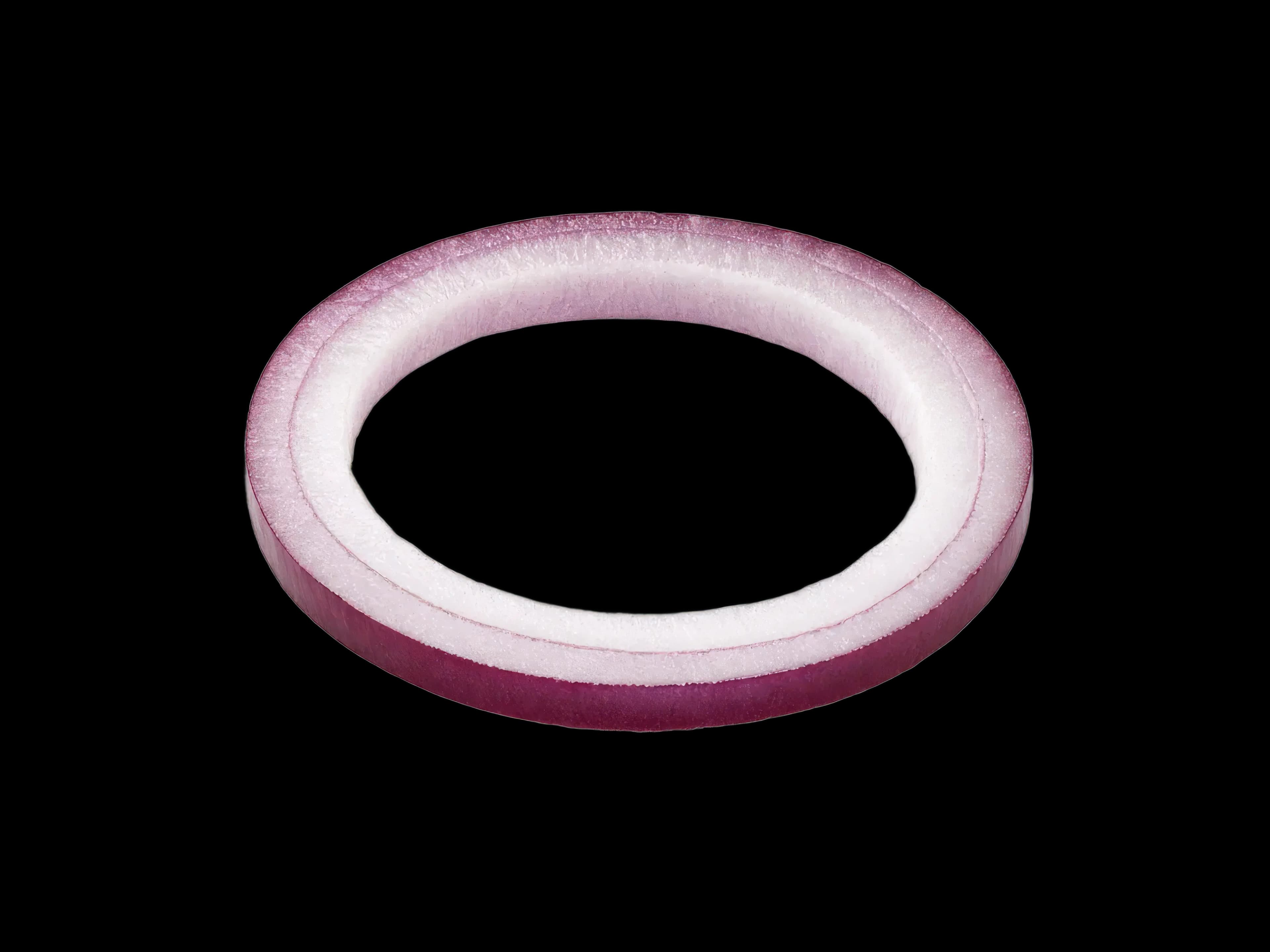 Red onion ring